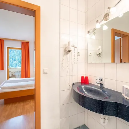 Scenic In Location * Нойштіфт-ім-Штубайталь